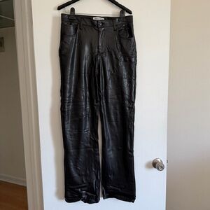 Abercrombie & Fitch Black Vegan Leather ‘The ‘90s Boot Low Rise’ Pants size 29/8